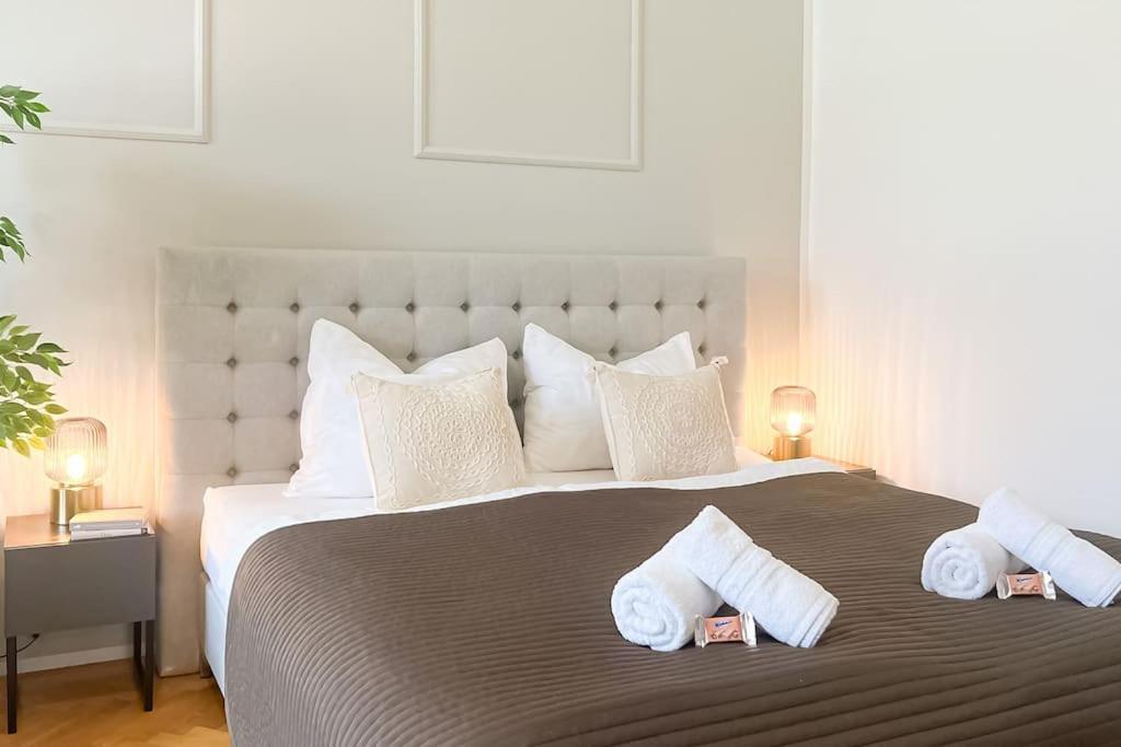 Cozy & Central 2 Bedroom Apartment Wina Bagian luar foto